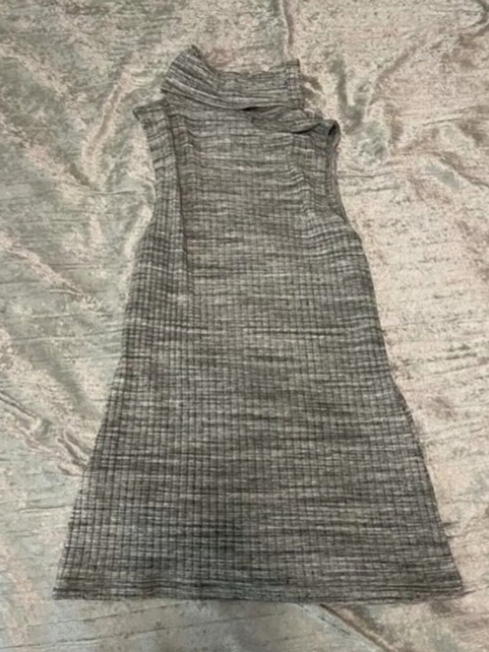 H&M Turtleneck sleeveless sweater marled grey